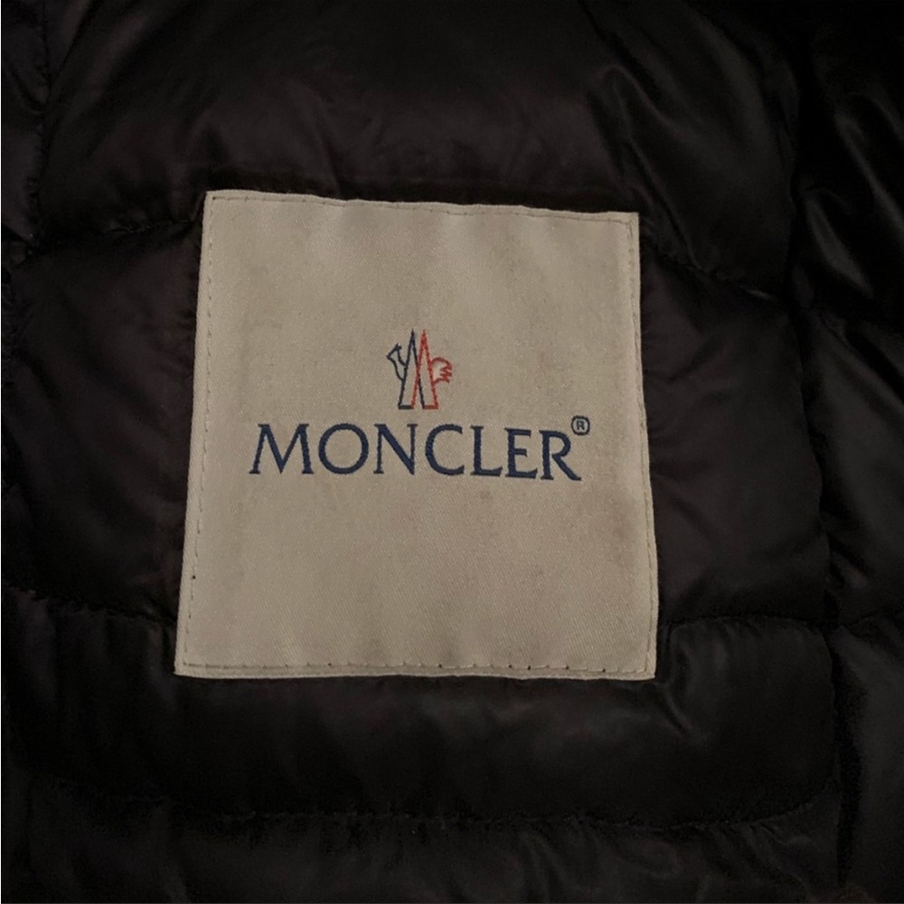 Moncler puffer jacket - Picture 8 of 8